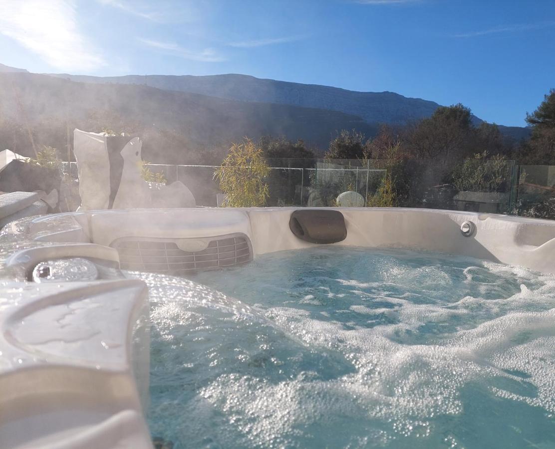 Magnifique Suite Familiale Nans-les-Pins Eksteriør bilde